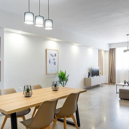 Divine 2Br Apartment In The Heart Of Atina Dış mekan fotoğraf